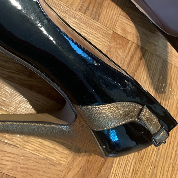 BCBG black patent & bronze heels - Picture 2 of 8